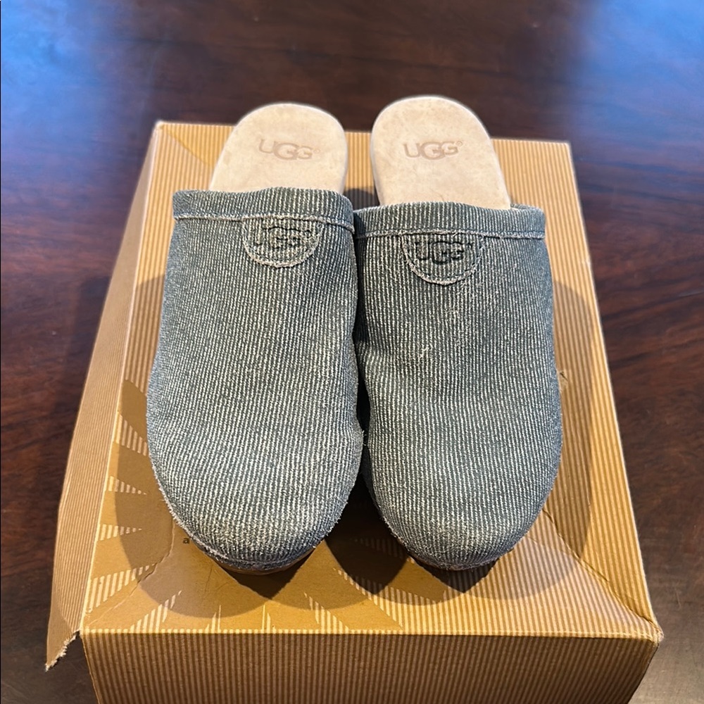 UGG Girls’ Clog